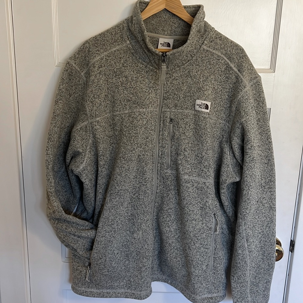 NWOT Men’s The North Face sweater